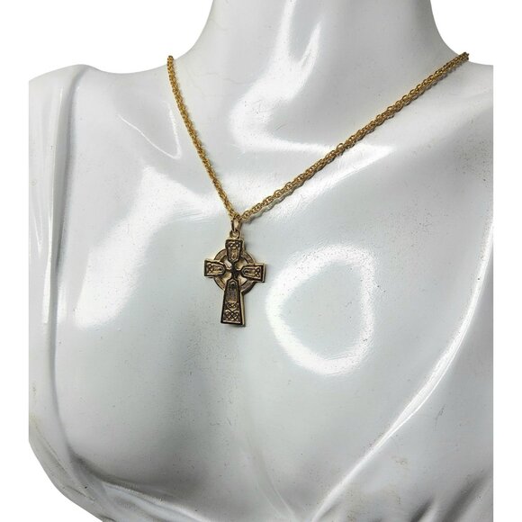 Vintage Celtic Cross Goldtone over Sterling Silver Pendant on 18" goldtone rope - Picture 3 of 12